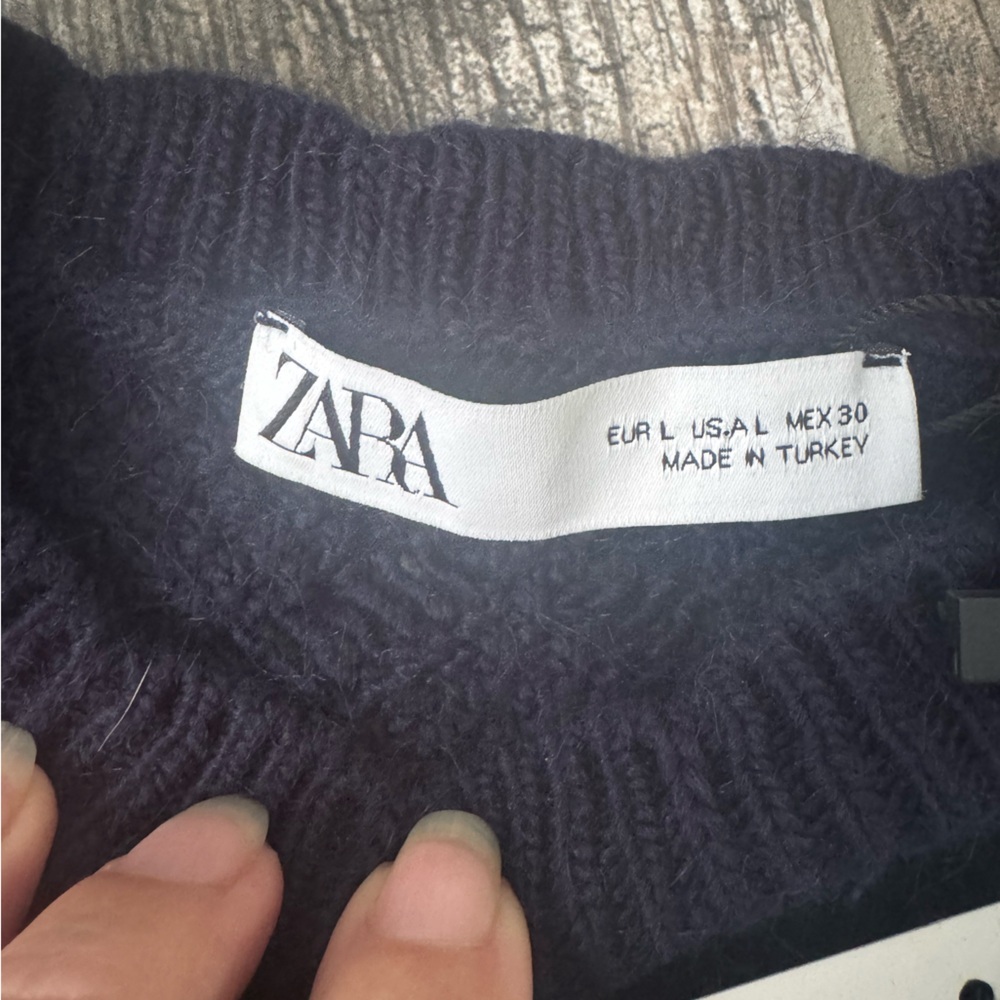 Zara navy with red Heart Pattern cropped Sweater - Picture 6 of 7